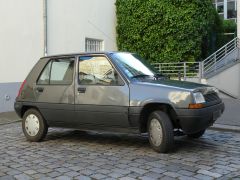 Louer une RENAULT Super 5 de de 1985 (Photo 3)