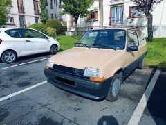 Louer une RENAULT Super 5 de de 1985 (Photo 2)