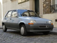 Louer une RENAULT Super 5 de de 1987 (Photo 1)