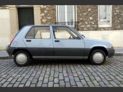 Louer une RENAULT Super 5 de de 1987 (Photo 4)