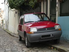 Louer une RENAULT Super 5 de 1987 (Photo 0)