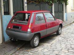 Louer une RENAULT Super 5 de de 1987 (Photo 3)