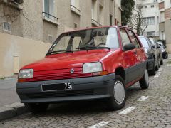 Louer une RENAULT Super 5 de 1988 (Photo 0)