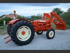 Louer une RENAULT Tracteur 70 R7252 de de 1969 (Photo 3)