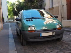 Louer une RENAULT Twingo  de 1993 (Photo 2)