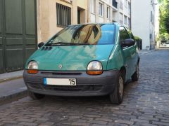 Louer une RENAULT Twingo  de de 1993 (Photo 2)