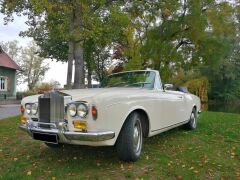 Louer une ROLLS ROYCE Corniche Cabriolet de de 1971 (Photo 3)