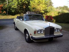 Louer une ROLLS ROYCE Corniche Cabriolet de de 1981 (Photo 1)