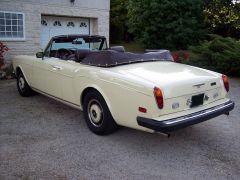 Louer une ROLLS ROYCE Corniche Cabriolet de de 1981 (Photo 2)