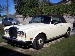 Louer une ROLLS ROYCE Corniche Cabriolet de de 1981 (Photo 3)