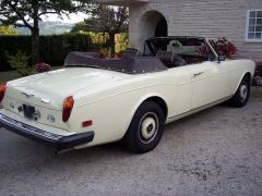 Louer une ROLLS ROYCE Corniche Cabriolet de de 1981 (Photo 4)