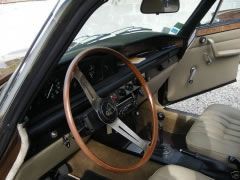 Louer une ROVER P6 3500 de de 1975 (Photo 4)