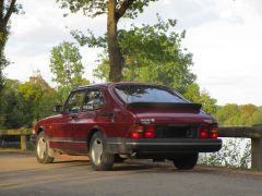 SAAB 900 i (Photo 4)
