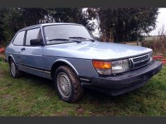 Louer une SAAB 900i de 1982 (Photo 0)