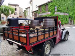 Louer une SIMCA 8 Plateau de de 1947 (Photo 3)