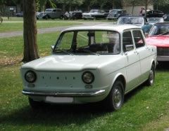 Louer une SIMCA 900 de 1965 (Photo 0)