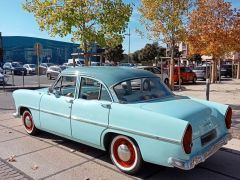 Louer une SIMCA Ariane 4 de de 1962 (Photo 4)