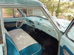 Louer une SIMCA Ariane 4 de de 1962 (Photo 5)