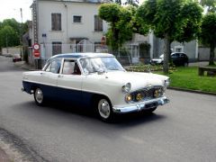 Louer une SIMCA Ariane 8 de de 1960 (Photo 2)