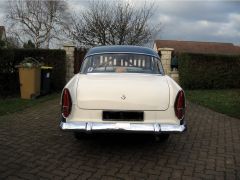 Louer une SIMCA Ariane 8 de de 1960 (Photo 4)