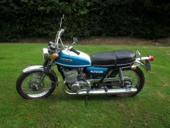 Louer une SUZUKI T500 de de 1971 (Photo 3)