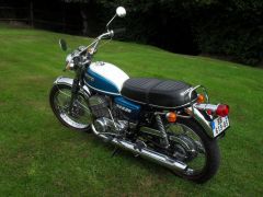 Louer une SUZUKI T500 de de 1971 (Photo 4)