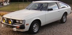 Louer une TOYOTA CelicaTA40 de de 1981 (Photo 1)