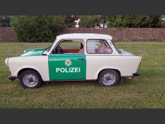 Louer une TRABANT P 601 Police de de 1987 (Photo 3)