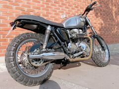 Louer une TRIUMPH BONNEVILLE de de 2000 (Photo 2)