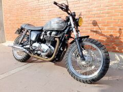 Louer une TRIUMPH BONNEVILLE de de 2000 (Photo 3)