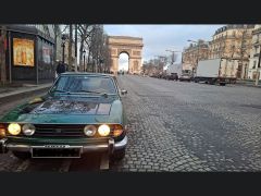 TRIUMPH Stag de 1974 en location pour mariage en Dordogne