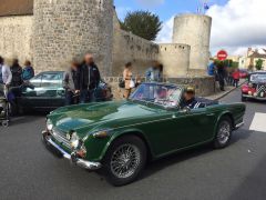 Louer une TRIUMPH TR4 A IRS de de 1966 (Photo 3)