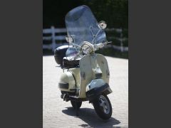 Louer une VESPA PX 125 de de 2004 (Photo 2)