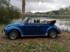 Louer une VOLKSWAGEN Coccinelle 1300 LS de de 1973 (Photo 2)