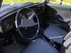 Louer une VOLKSWAGEN Coccinelle 1302 de de 1972 (Photo 4)
