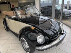 Louer une VOLKSWAGEN Coccinelle 1303 Cabriolet  de 1973 (Photo 2)