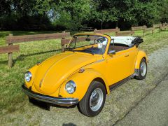 Louer une VOLKSWAGEN Coccinelle Cabriolet de 1978 (Photo 2)