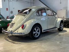 Louer une VOLKSWAGEN Coccinelle de de 1966 (Photo 2)