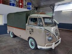 Louer une VOLKSWAGEN Combi pick up  de 1970 (Photo 0)