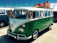 Louer une VOLKSWAGEN Combi Split Deluxe de 1966 (Photo 1)