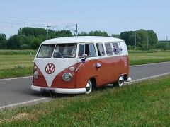 Louer une VOLKSWAGEN Combi Split de 1965 (Photo 2)