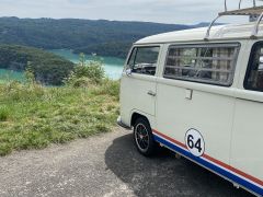 Louer une VOLKSWAGEN Combi T2 Bay Windows de de 1971 (Photo 2)