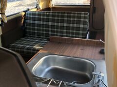 Louer une VOLKSWAGEN Combi T2 Westfalia de de 1978 (Photo 4)