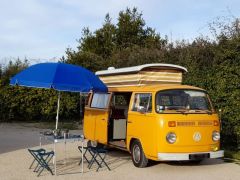 Louer une VOLKSWAGEN Combi T2 de 1977 (Photo 2)