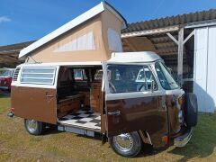 Louer une VOLKSWAGEN Combi T2 de de 1978 (Photo 3)