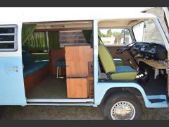 Louer une VOLKSWAGEN Combi T2B de de 1974 (Photo 3)