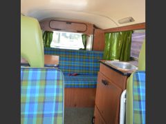 Louer une VOLKSWAGEN Combi T2B de de 1974 (Photo 5)