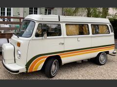 VOLKSWAGEN Combi T2B (Photo 1)