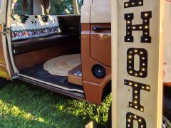 Louer une VOLKSWAGEN Combi T3 BUS de de 1980 (Photo 3)