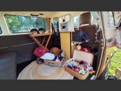 Louer une VOLKSWAGEN Combi T3 BUS de de 1980 (Photo 4)